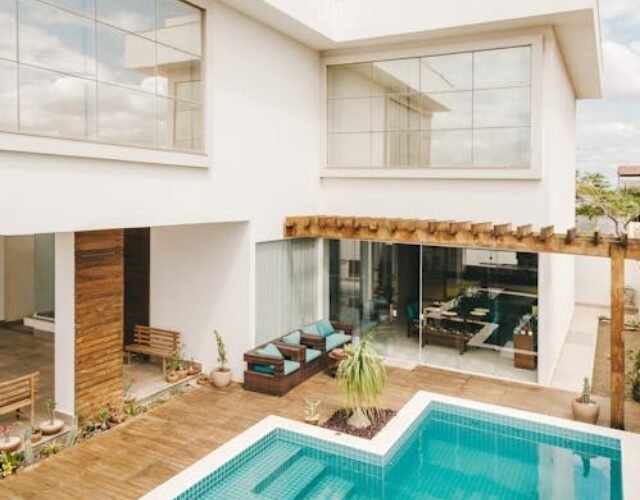 - pexels-photo-5563472 pexels-photo-5563472