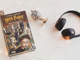 Luxury cars - General - harry potter book and black headphones with trinket harry potter book and black headphones with trinket